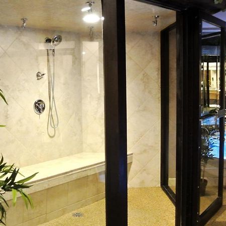 Sybaris Pool Suites Frankfort - Adults Only Exteriér fotografie