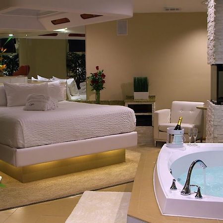 Sybaris Pool Suites Frankfort - Adults Only Exteriér fotografie