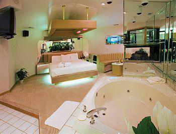 Sybaris Pool Suites Frankfort - Adults Only Exteriér fotografie